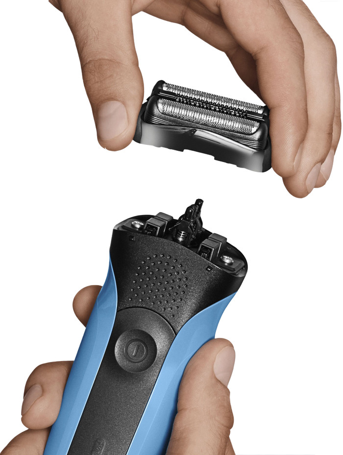 Braun Series 3+ 32B product in use