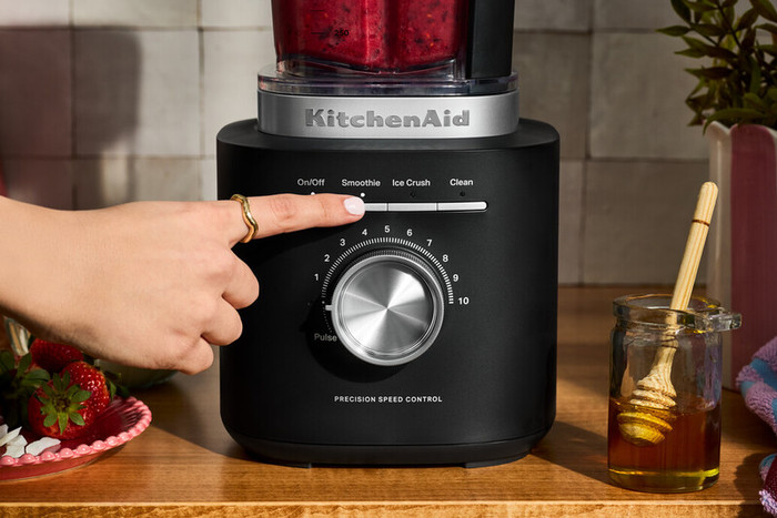 KitchenAid Pure Power 5KSB2073EER Keizerrood product in gebruik