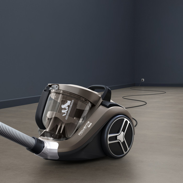 Rowenta Compact Power XXL RO4B30 product in gebruik