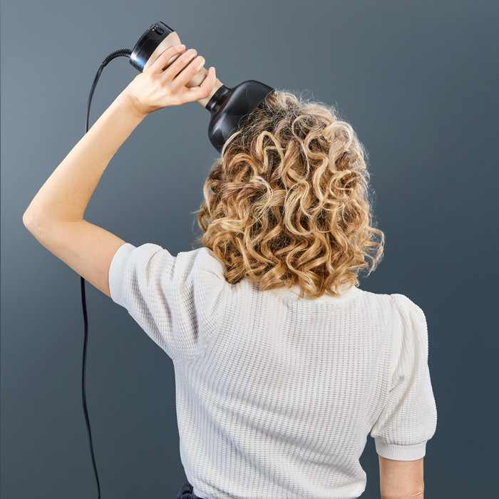 Rowenta Curl Power Hair Care CV7D30E0 product in gebruik