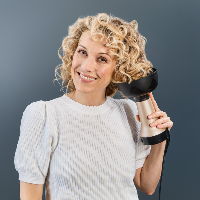 Rowenta Curl Power Hair Care CV7D30E0 product in gebruik