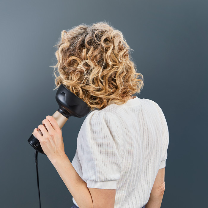 Rowenta Curl Power Hair Care CV7D30E0 product in gebruik