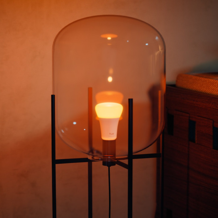 Philips Hue A60 White Ambiance E27 810lm 4-pack product in gebruik