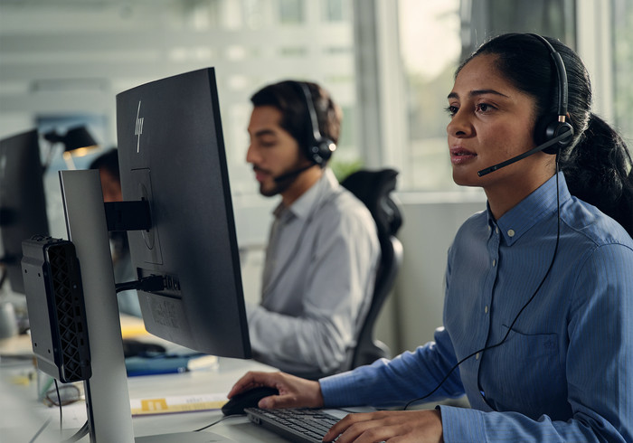 HP ProDesk 4 SFF G1i - 9H7T5ET QWERTY product in use