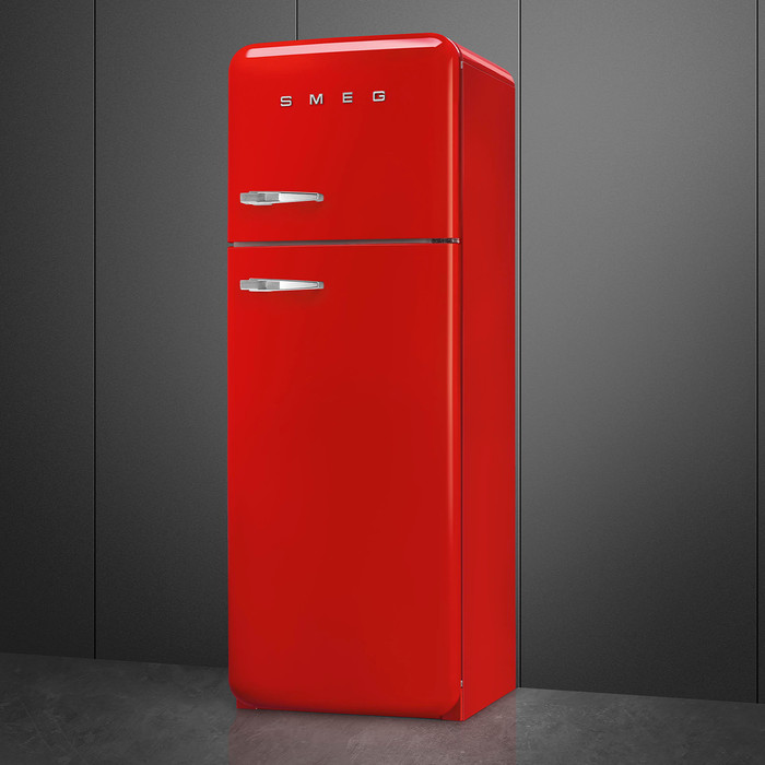 SMEG FAB30RRD6 product in use