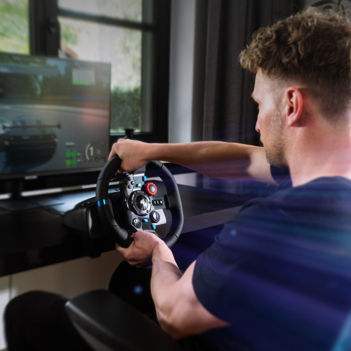 Logitech G29 SE PlayStation & PC + Driving Force Shifter product in gebruik