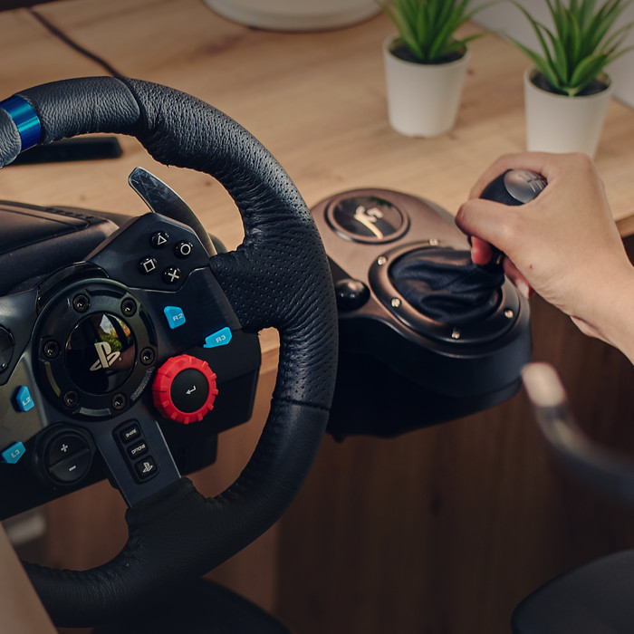 Logitech G29 SE PlayStation & PC + Driving Force Shifter product in gebruik
