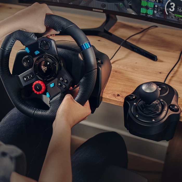 Logitech G29 SE PlayStation & PC + Driving Force Shifter product in gebruik