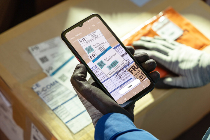 Samsung Galaxy Xcover 7 Pro 128GB Black 5G Enterprise Edition product in use