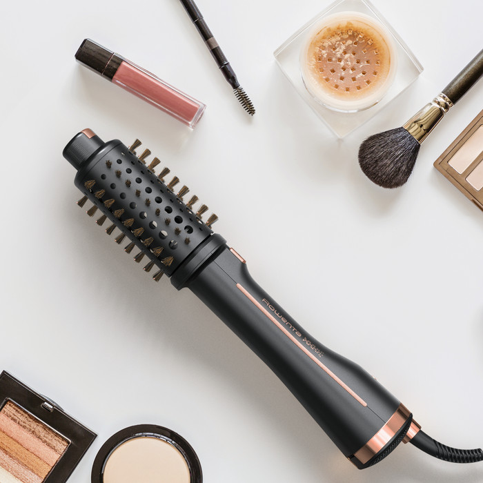 Rowenta Ultimate Experience CF9620F0 product in use