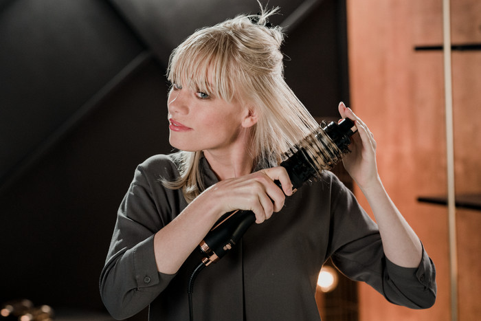 Rowenta Ultimate Experience CF9620F0 product in use