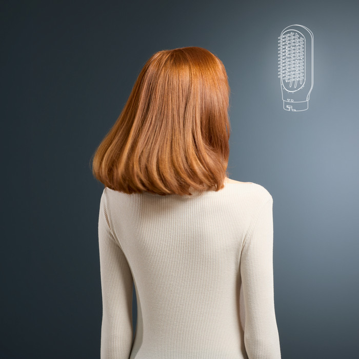 Rowenta Air Shape UB9820E0 product in use