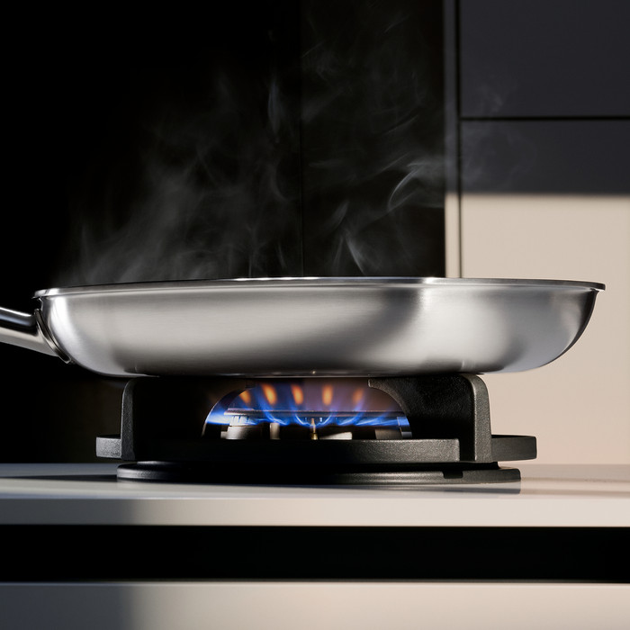 WMF Ultimate Profi Resist Ceramic Frying Pan 24cm product in use