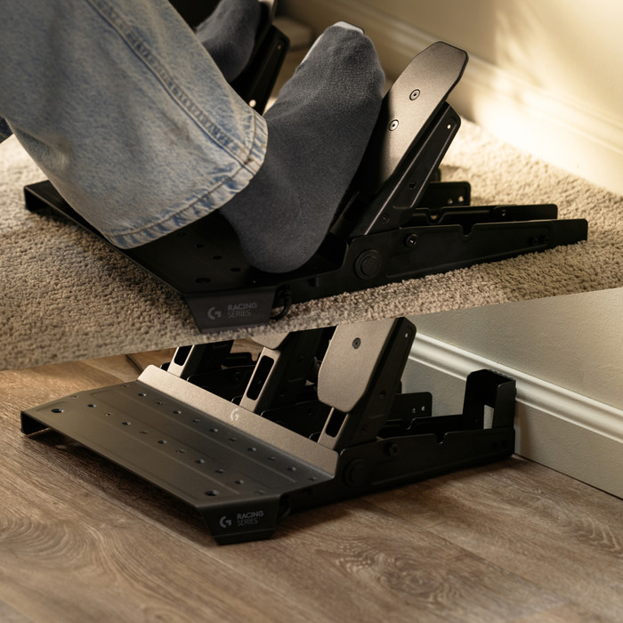 Logitech G RS50 Systeem Xbox & PC + RS pedalen product in gebruik