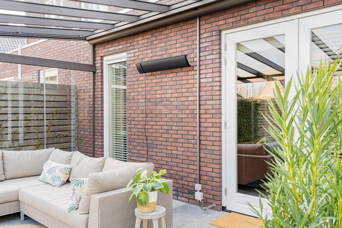 Eurom Outdoor Heatpanel 3200 RC product in gebruik