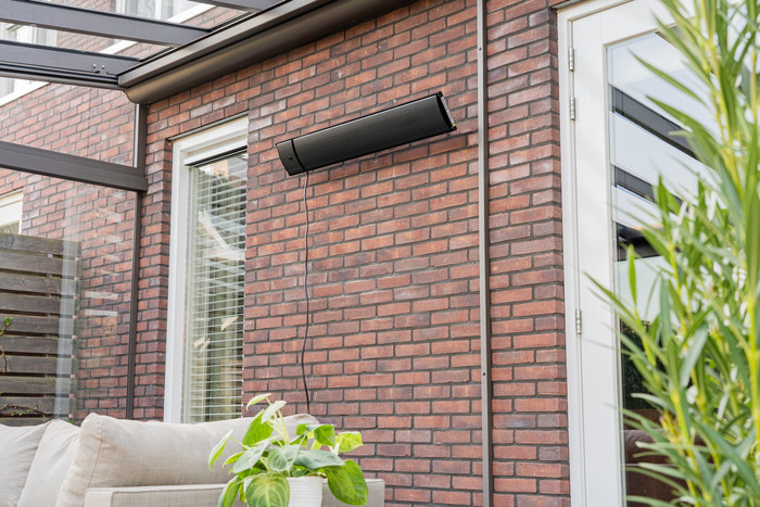Eurom Outdoor Heatpanel 3200 RC product in gebruik