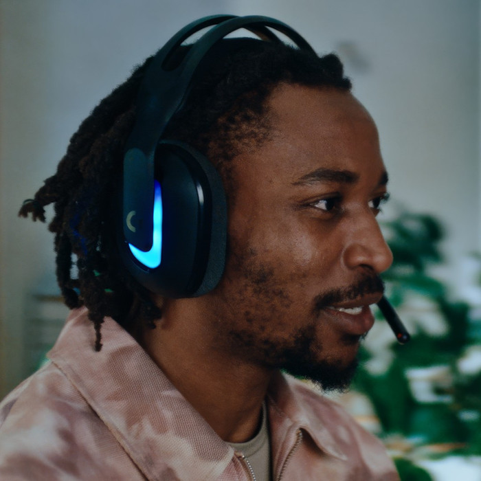 Logitech G Astro A20 X LIGHTSPEED Black product in use