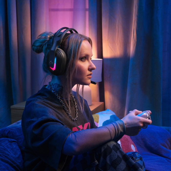 Logitech G Astro A20 X LIGHTSPEED Black product in use