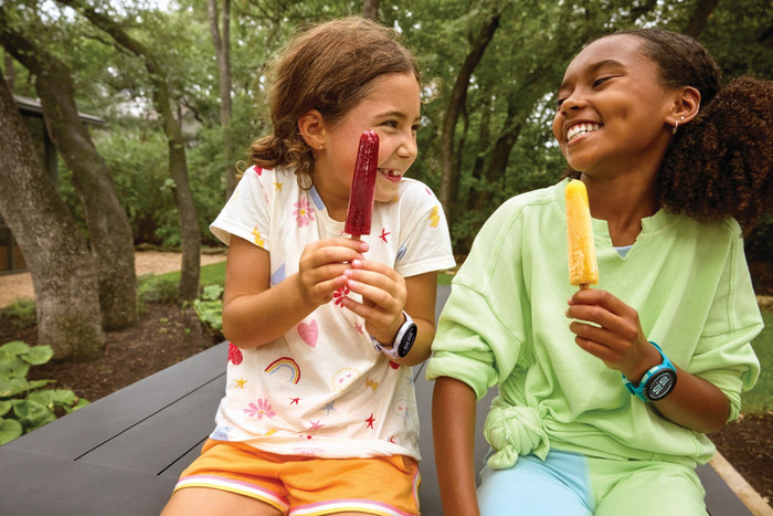 Garmin Bounce 2 Black product in use