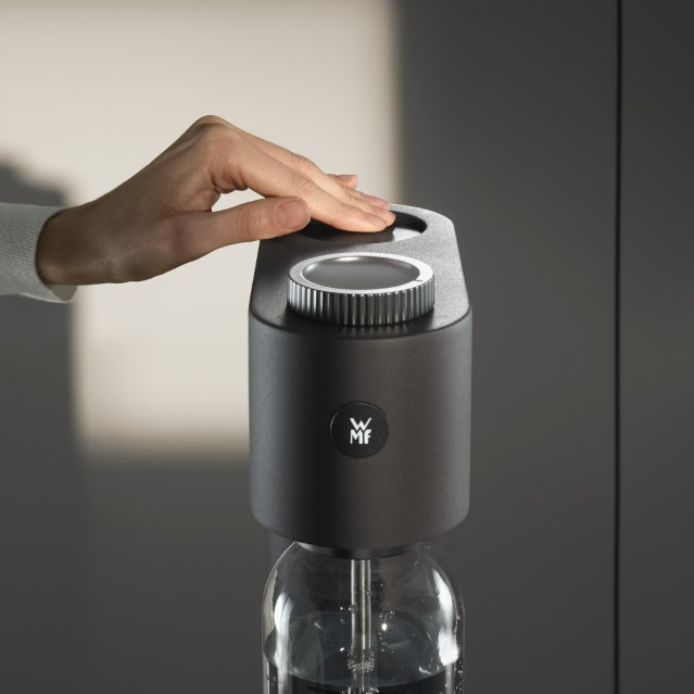 WMF Element One 0608136040 product in use