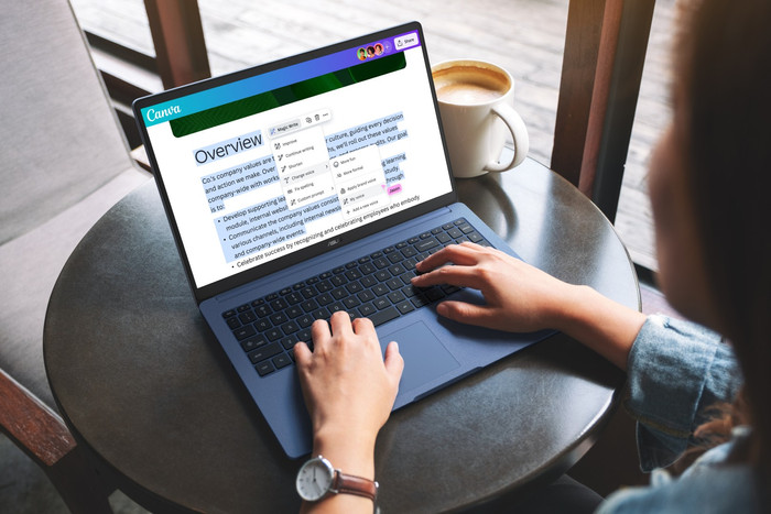 ASUS Chromebook Plus CX1505CTA-S70072 product in use