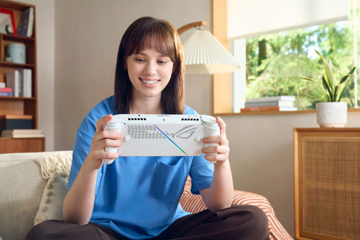 ASUS ROG Xbox Ally 512GB product in use