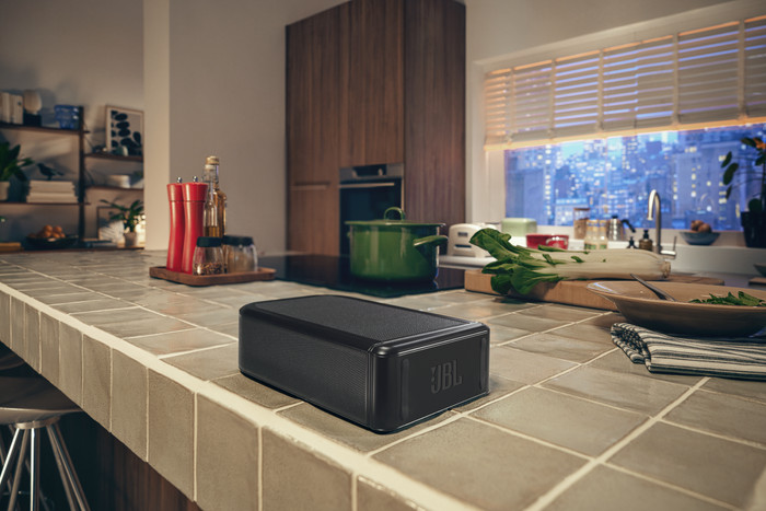 JBL Bar 1300 M2 Zwart product in gebruik