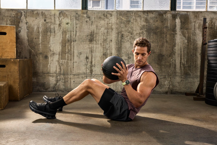 Garmin Venu 4 Zilver/Geel 45 mm product in gebruik