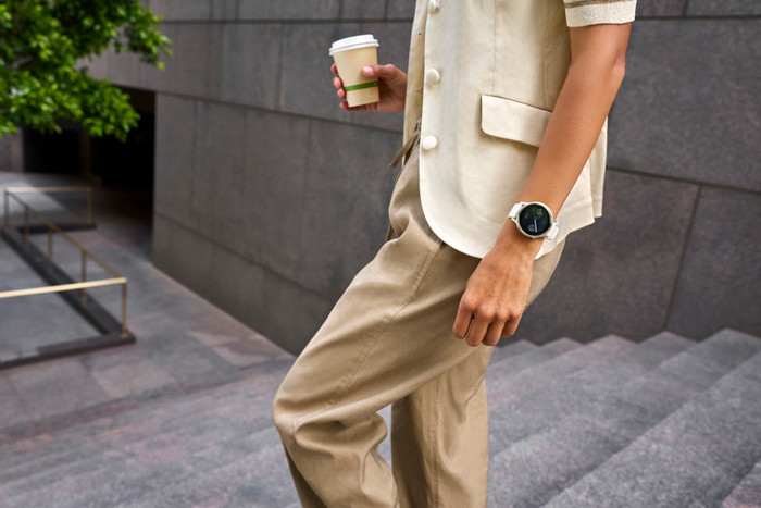 Garmin Venu 4 Goud/Beige 41 mm product in gebruik