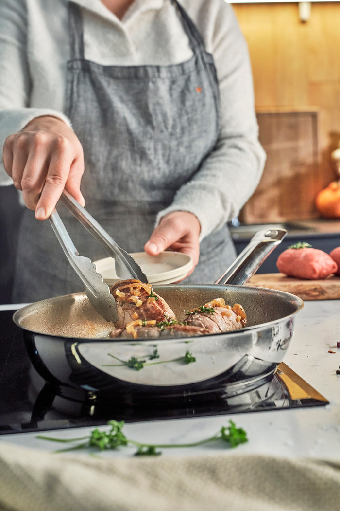 Demeyere Cosi 3 Stainless Steel Frying Pan Set 24cm + 28cm product in use