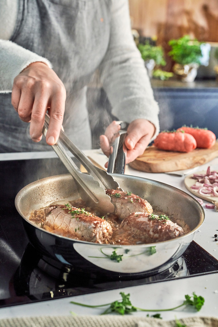 Demeyere Cosi 3 Stainless Steel Frying Pan Set 24cm + 28cm product in use