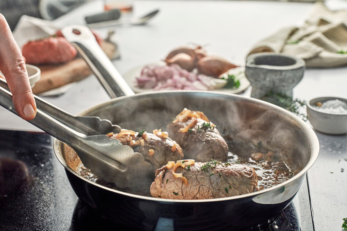 Demeyere Cosi 3 Stainless Steel Frying Pan Set 24cm + 28cm product in use