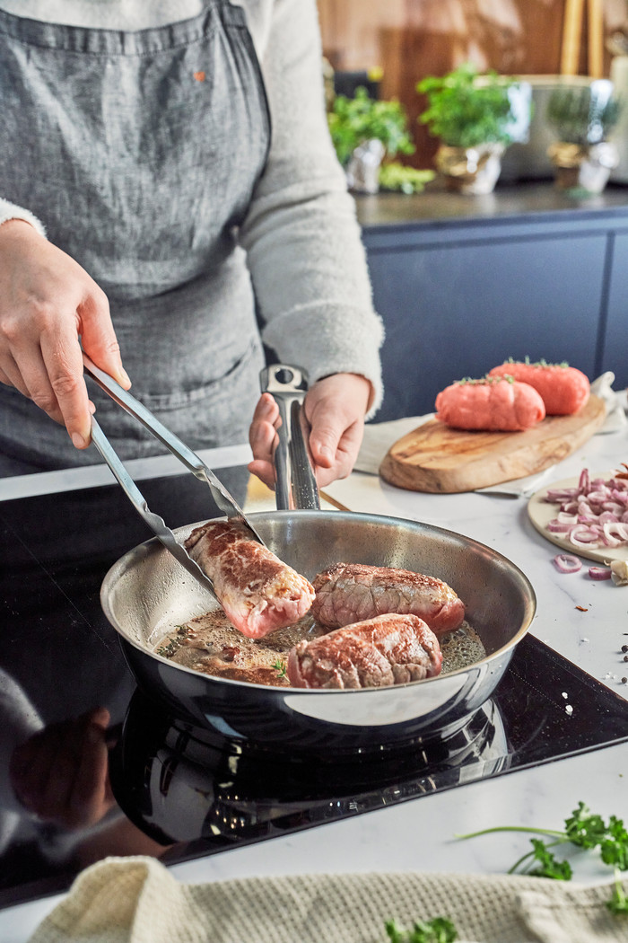 Demeyere Cosi 3 Stainless Steel Frying Pan Set 24cm + 28cm product in use