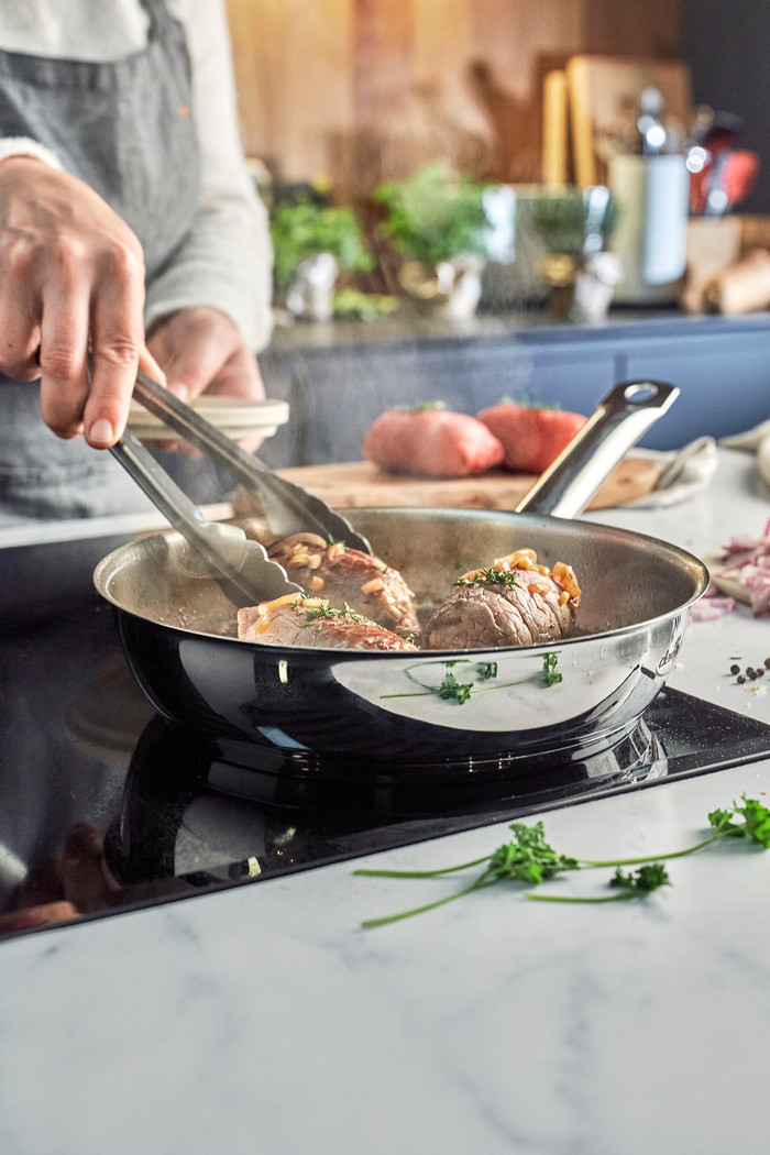 Demeyere Cosi 3 Stainless Steel Frying Pan Set 24cm + 28cm + 32cm product in use