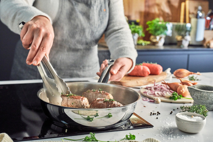 Demeyere Cosi 3 Stainless Steel Frying Pan Set 24cm + 28cm + 32cm product in use