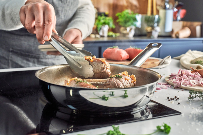 Demeyere Cosi 3 Stainless Steel Frying Pan Set 24cm + 28cm + 32cm product in use