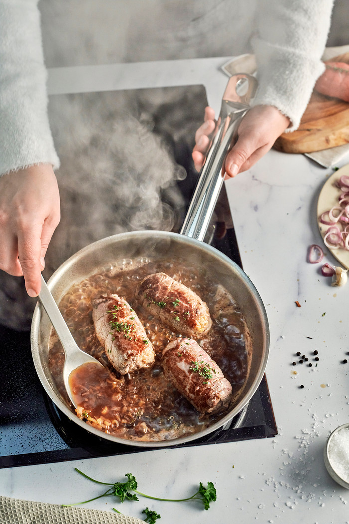Demeyere Cosi 3 Stainless Steel Frying Pan Set 24cm + 28cm + 32cm product in use