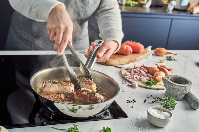 Demeyere Cosi 3 Stainless Steel Frying Pan Set 24cm + 28cm + 32cm product in use