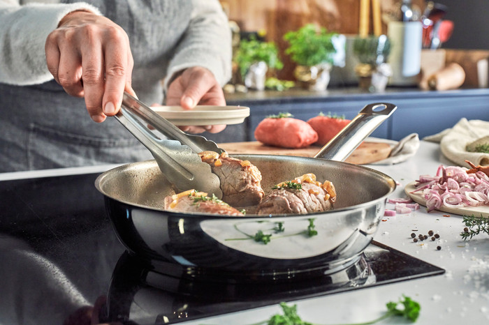 Demeyere Cosi 3 Stainless Steel Frying Pan Set 24cm + 28cm + 32cm product in use