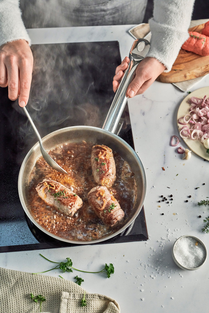 Demeyere Cosi 3 Stainless Steel Frying Pan Set 24cm + 28cm + 32cm product in use