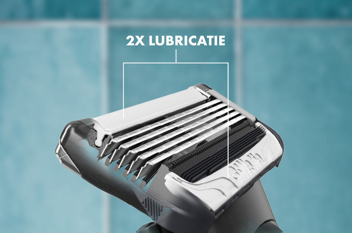 Gillette Body & Intimate + 2 navulmesjes detail