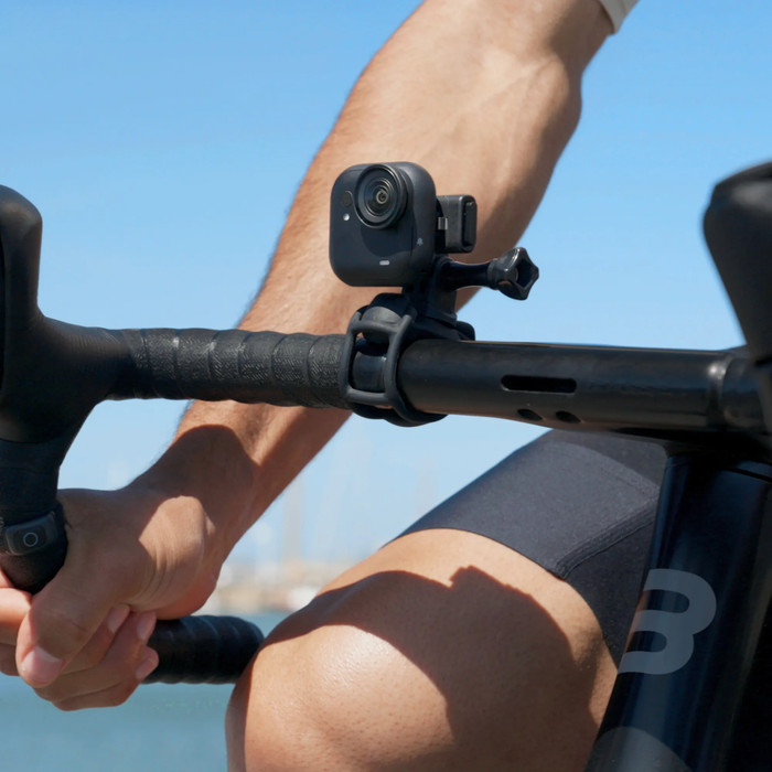 Insta360 GO Ultra Flexi Strap Mount product in gebruik