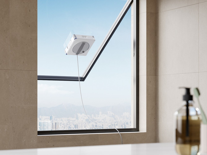 Ecovacs WINBOT W2S OMNI product in gebruik