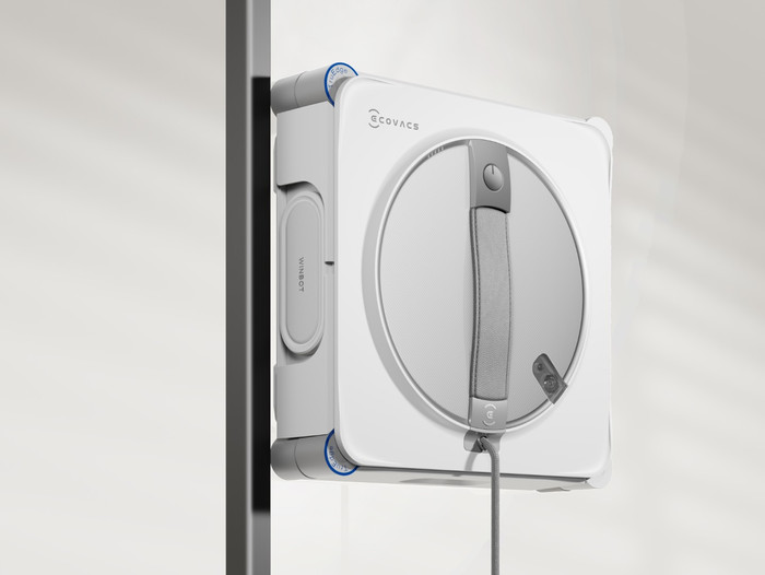 Ecovacs WINBOT W2S OMNI product in gebruik