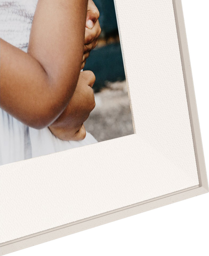 Aura Frames Aspen Wit detail