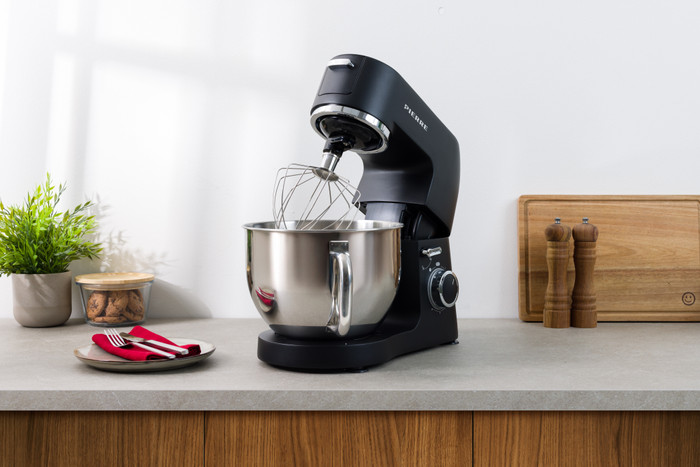 Pierre All-round Stand Mixer SM9000 Matte Black product in use