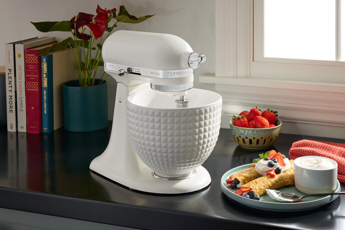 KitchenAid Artisan Mixer 5KSM156CXEPL Porcelain White product in use