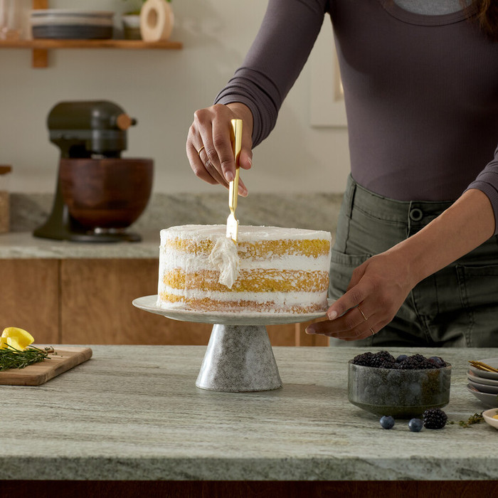 KitchenAid Artisan Design Mixer 5KSM180WSEEG Evergreen product in use