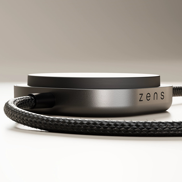 Zens Pro 2 Wireless Charger 15W with USB-C Cable Black detail