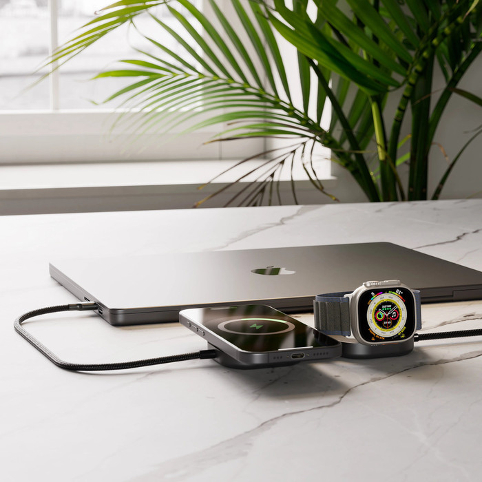 Zens Pro 3 Wireless Charger 20W with USB-C Cable Black product in use